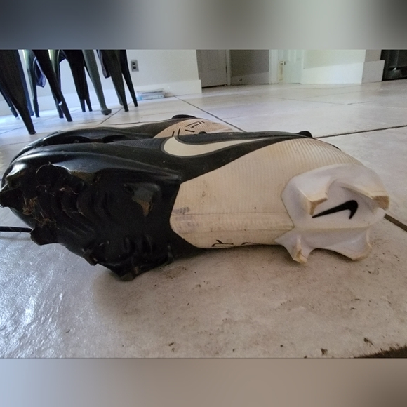 Nike Black and White Football Cleats - Picture 2 of 3